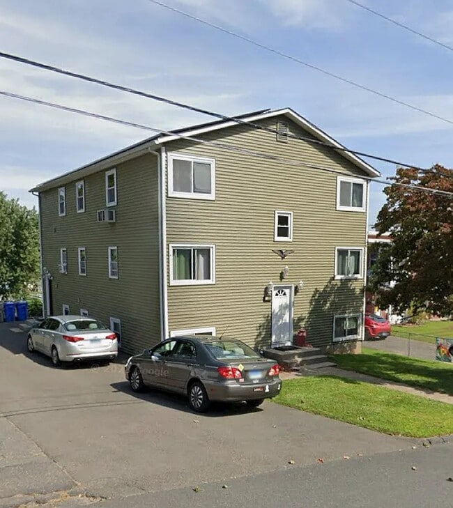 72 Colony St in Bristol, CT - Building Photo - Building Photo