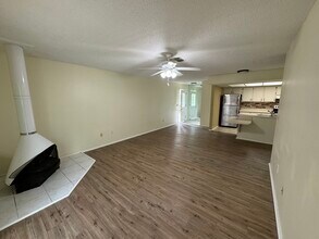 8071 W Homosassa Trail in Homosassa, FL - Building Photo - Building Photo