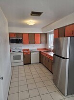 1304 53rd Ave W, Unit Apt A in Bradenton, FL - Building Photo