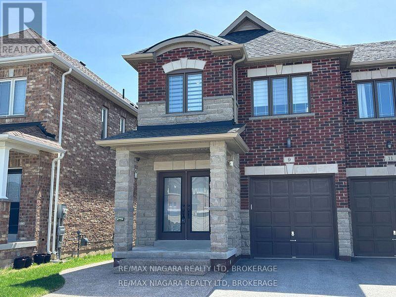9 Bruton St in Thorold, ON - Building Photo