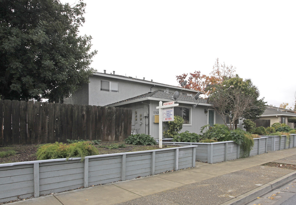 1531 Gabilan Dr in Hollister, CA - Foto de edificio