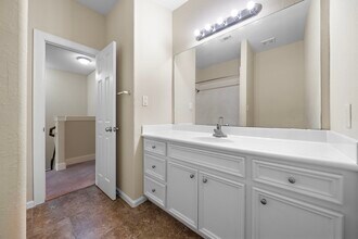 2865 Westhollow Dr in Houston, TX - Building Photo - Building Photo