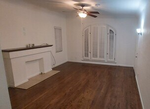 2818 S Bronson Ave, Unit #B in Los Angeles, CA - Foto de edificio - Building Photo