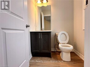 290-290 Equestrian Way in Cambridge, ON - Building Photo - Building Photo