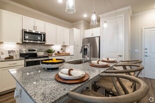 3727 W Davis St in Conroe, TX - Building Photo