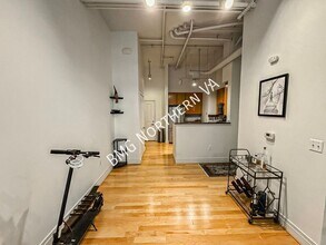 2220 Fairfax Dr in Arlington, VA - Foto de edificio - Building Photo