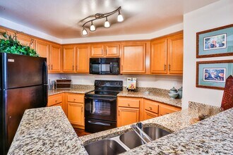 The Boulders at Lone Mountain in Las Vegas, NV - Foto de edificio - Building Photo