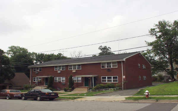 246-248 S 7th Ave in Highland Park, NJ - Foto de edificio