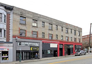 Bluff Apartments in Seattle, WA - Foto de edificio - Building Photo