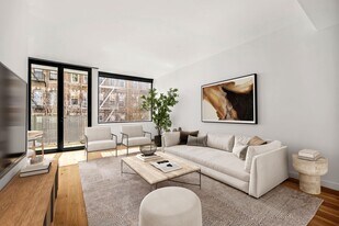 277 E 7th St in New York, NY - Building Photo