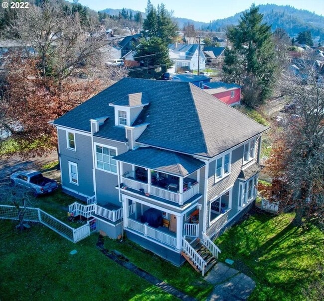 property at 957 SE Stephens St