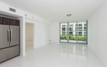 488 NE 18th St, Unit 1502 in Miami, FL - Foto de edificio - Building Photo