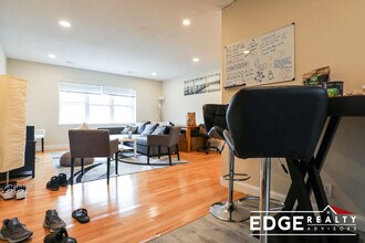 204 Lake Shore Rd in Boston, MA - Building Photo - Building Photo