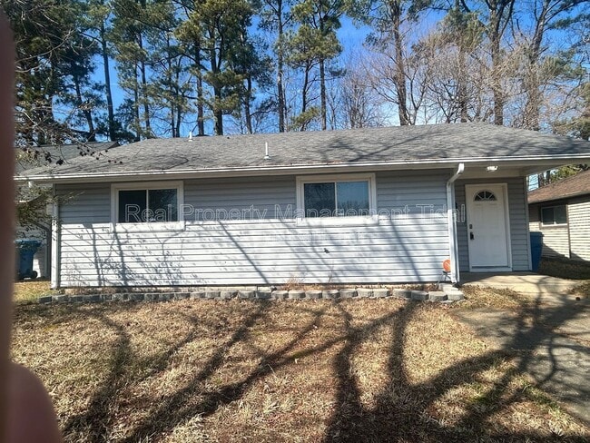 1083 Tall Oak Dr in Virginia Beach, VA - Building Photo - Building Photo