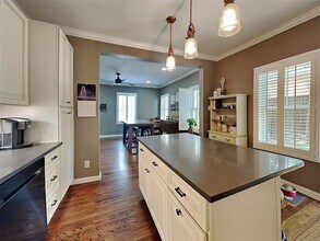 1004 Moreland Ave in Dallas, TX - Building Photo - Building Photo