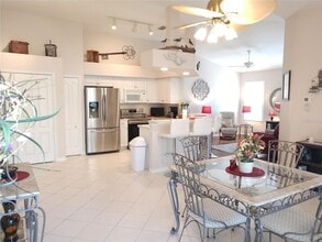 7202 L Pavia Blvd in Venice, FL - Foto de edificio - Building Photo