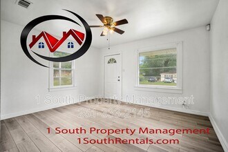 7055 Langdon Dr in Mobile, AL - Building Photo - Building Photo
