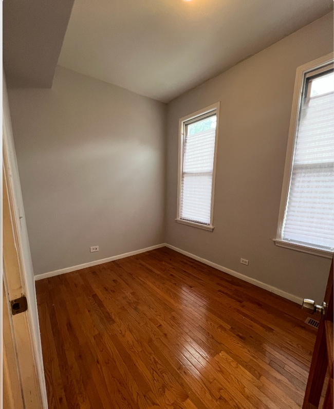 2416 N Maplewood Ave, Unit 1 in Chicago, IL - Building Photo - Building Photo