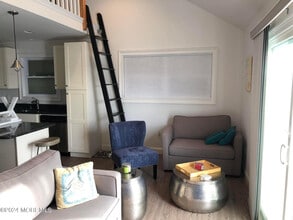 123 W Kingfisher Way in Lavallette, NJ - Building Photo - Building Photo