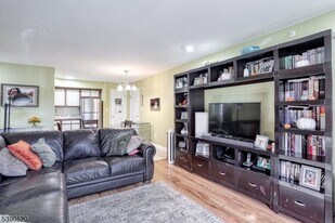 2400 NE 10th St in Pompano Beach, FL - Building Photo