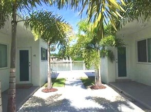 8227 Crespi Blvd-Unit -8227 - 2 in Miami Beach, FL - Building Photo - Building Photo