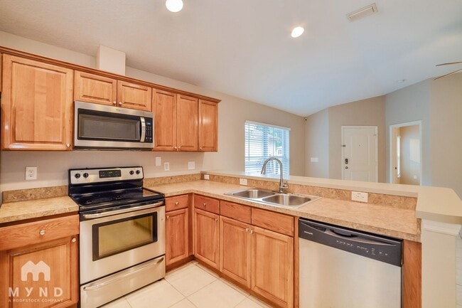 2430 Princeton Ave in Sanford, FL - Building Photo - Building Photo