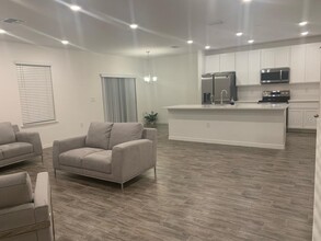 917 Boca Vista Ct in Davenport, FL - Building Photo - Building Photo