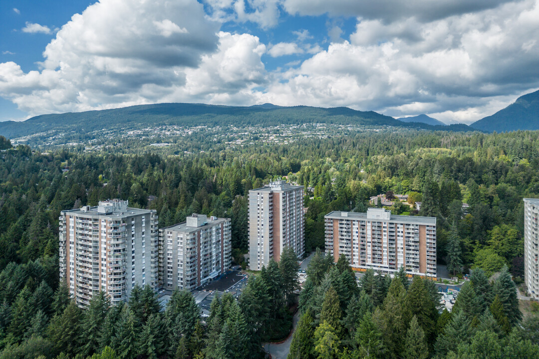 Lillooet Building in North Vancouver, BC - Building Photo