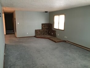 1017 S 12th St in Grand Forks, ND - Building Photo - Building Photo