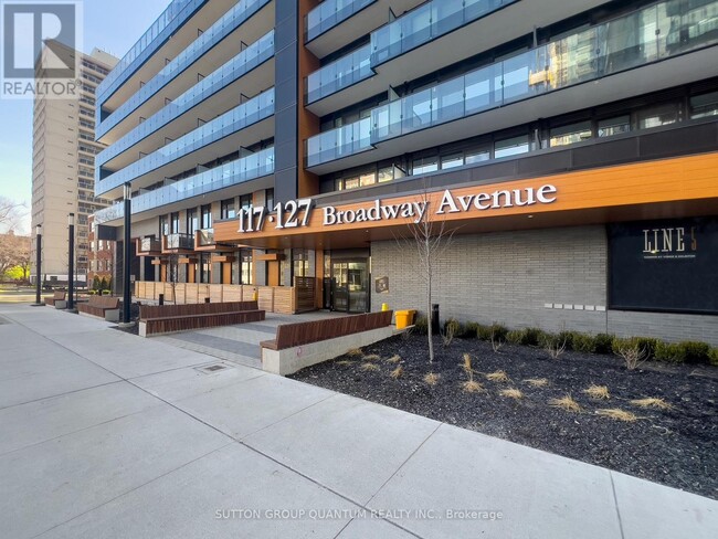 117-2117 Broadway Ave