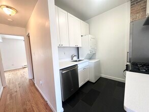 213 8th St in Jersey City, NJ - Building Photo - Building Photo
