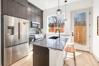 1732 Bunche Rd in Austin, TX - Foto de edificio - Building Photo