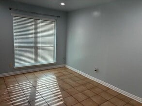 425 S Oak St in Arlington, TX - Building Photo - Building Photo