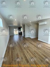 186-188 SE Lacreole Dr in Dallas, OR - Building Photo - Building Photo