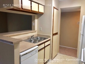 8723 Fancy Finch Dr-Unit -Unit 102 in Tampa, FL - Building Photo - Building Photo