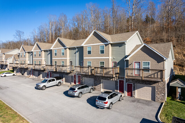 Breckenridge Village in Kingsport, TN - Building Photo - Building Photo