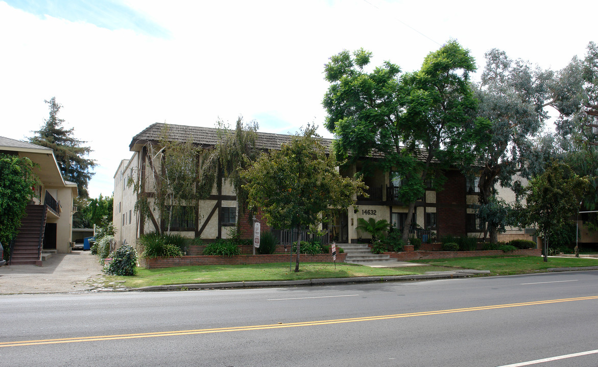 14632 Magnolia Blvd in Sherman Oaks, CA - Foto de edificio