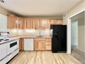 884 Troy St in Aurora, CO - Building Photo - Building Photo