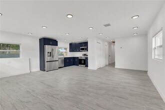 1121 Illinois Ave in St. Cloud, FL - Building Photo - Building Photo