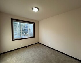 Beautiful 4 Bed, 3 Bath Home in Lynnwood in Lynnwood, WA - Building Photo - Building Photo