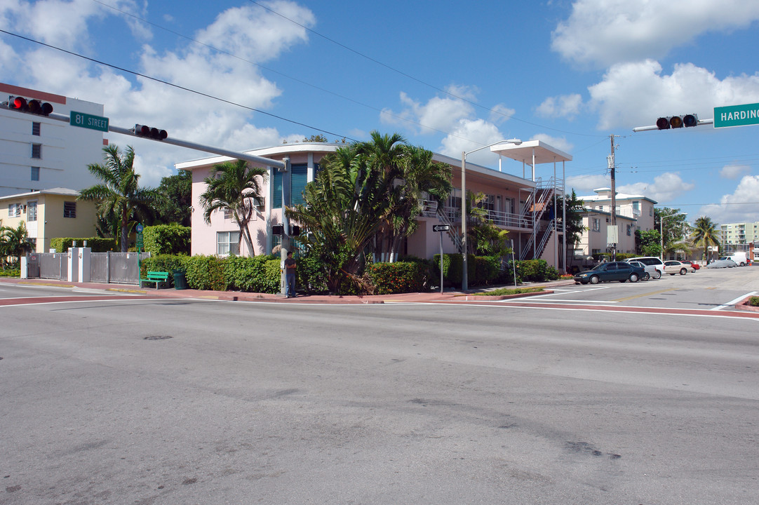 8040 Harding Ave in Miami Beach, FL - Building Photo