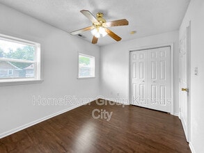 1614 E 37th St in Kansas City, MO - Building Photo - Building Photo