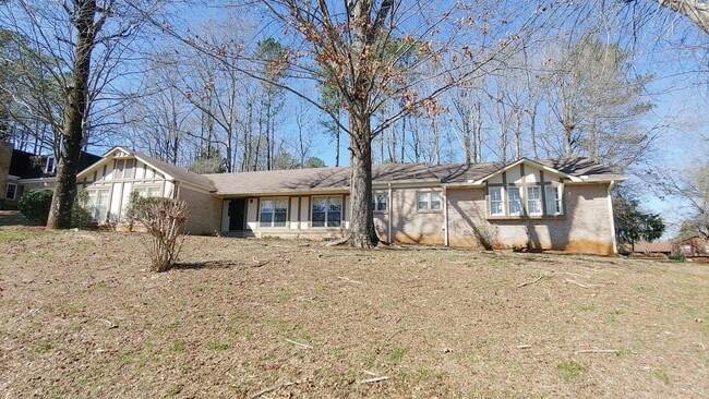 property at 4750 Heatherwood Dr