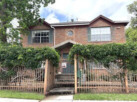 1840 Branard St in Houston, TX - Building Photo