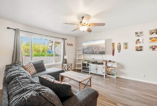 1651 S Juniper St in Escondido, CA - Building Photo - Building Photo