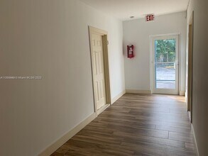2500 NE 192 St in Miami, FL - Building Photo - Building Photo