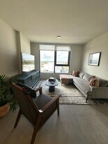 370 NW 33rd St in Miami, FL - Building Photo