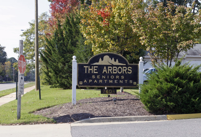 The Arbors Senior Apartments in Richmond, VA - Building Photo - Building Photo