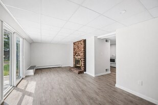 16 Miller Rd in Beverly, MA - Building Photo