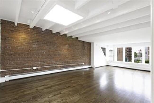 property at 12 Aberdeen St